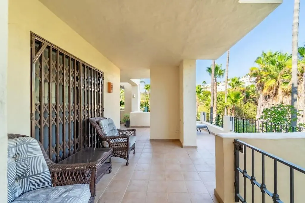 Elegant 3Bedroom Apartment In La Quinta Marbella Malaga