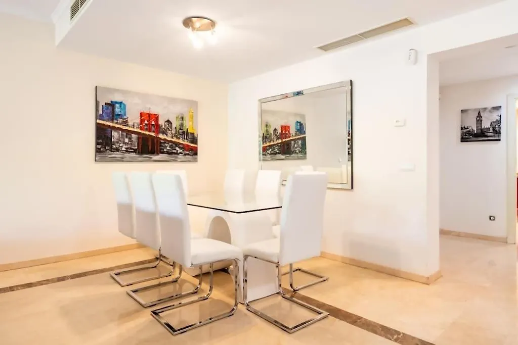 Elegant 3Bedroom Apartment In La Quinta Marbella Malaga