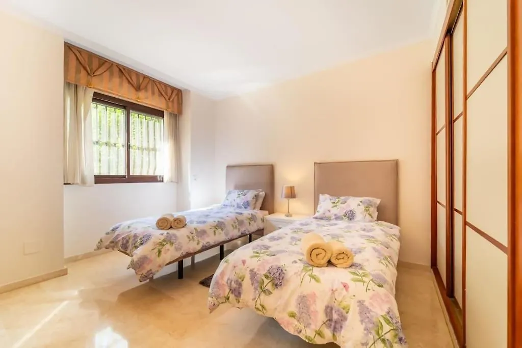 Elegant 3Bedroom Apartment In La Quinta Marbella Malaga