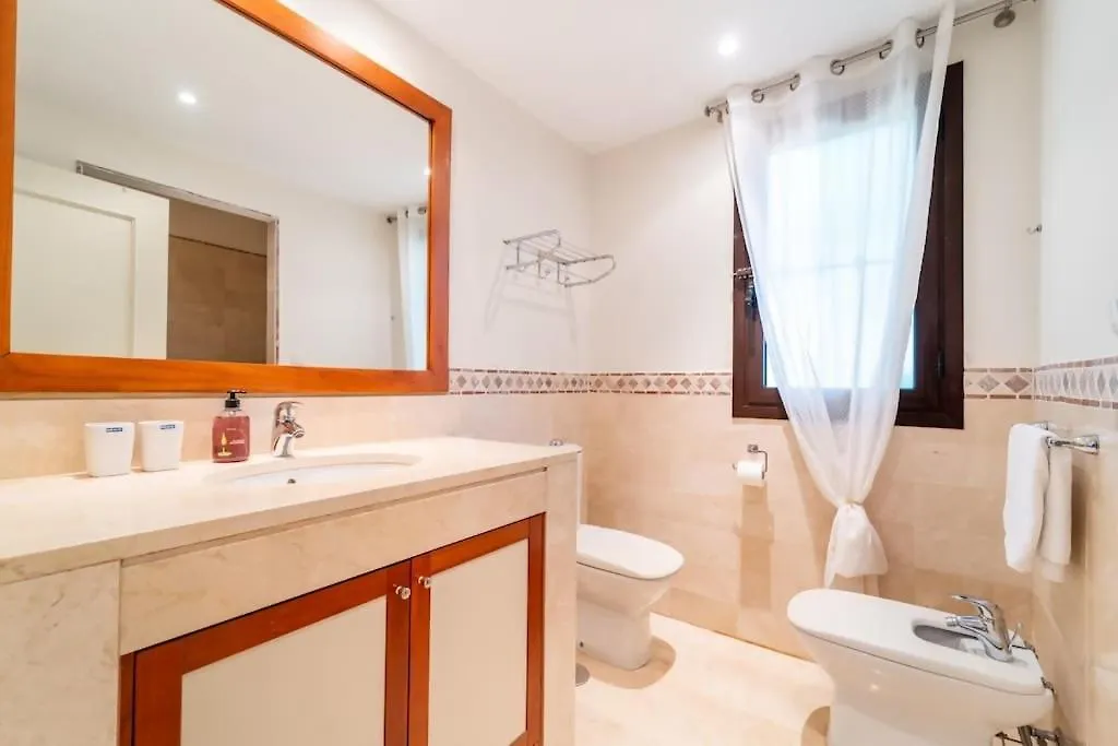 Elegant 3Bedroom Apartment In La Quinta Marbella Malaga