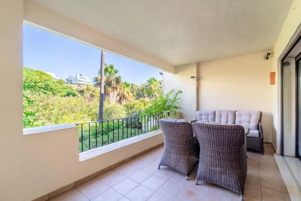 Elegant 3Bedroom Apartment In La Quinta Marbella Malaga