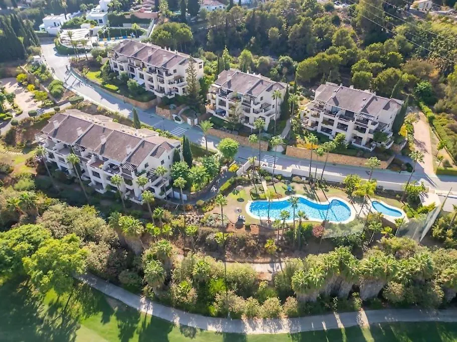 Elegant 3Bedroom Apartment In La Quinta Marbella Malaga